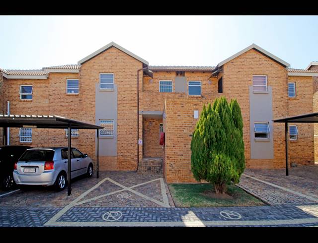2 BEDROOM APARTMENT FOR SALE IN HONEYPARK